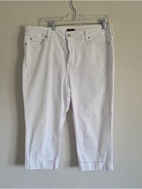 NYDJ | white cropped jeans featuring cuffed hems with studs Sz 16